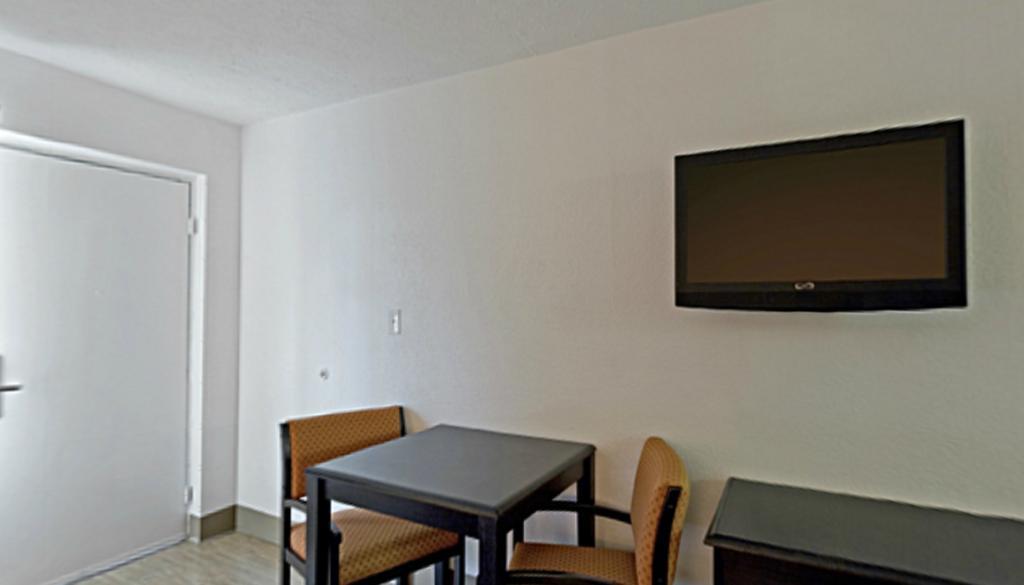 Econo Lodge Metropolis Eksteriør billede